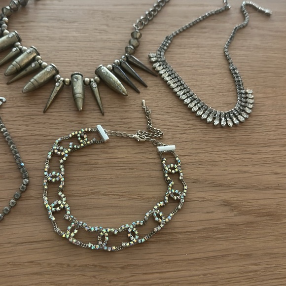 Estate Sale Jewelry Bundle Crystal Necklaces Beaded Skull Pearl Necklace Bundle - Picture 2 of 6